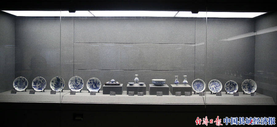 长来董事长无偿捐赠"泰兴号"沉船德化窑青花瓷文物190多件给国家博物