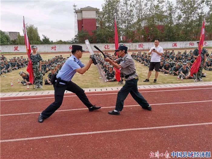 安徽肥西花岗中学:加强反恐防暴演练 筑牢校园安全防护网|中国县域