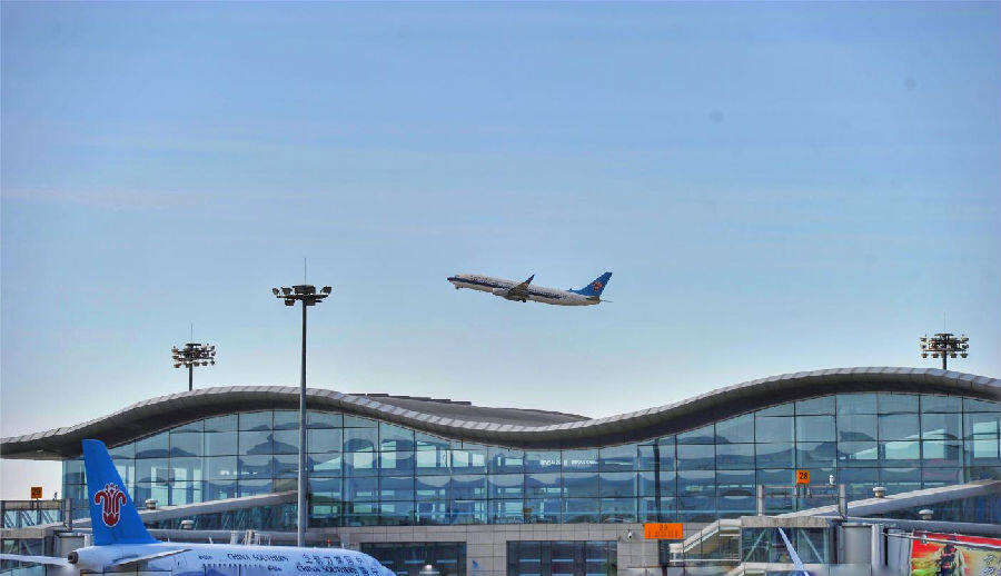 乌鲁木齐国际机场圆满完成"五一"运输保障工作