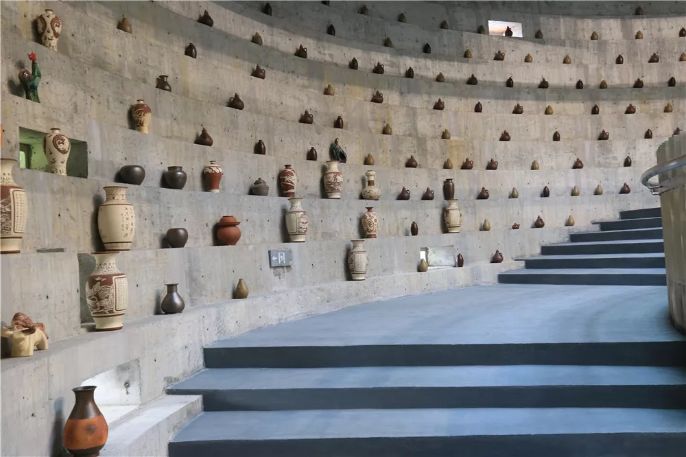 2010年,荣昌陶博物馆正式开馆 目前,馆藏陶瓷3325件 并于2011年成功