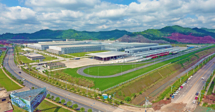 南充新能源汽车产业园.张力 摄