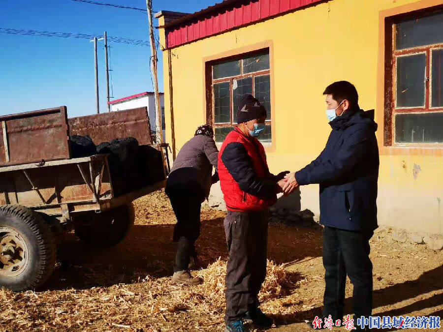 新疆和布克赛尔县:驻村干部"雪中送炭"解决群众生活难题|中国县域经济