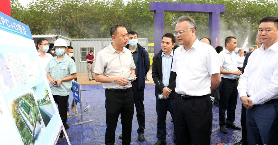 县委副书记,政法委书记欧阳颂东,县委常委,常务副县长吕雄,县委常委