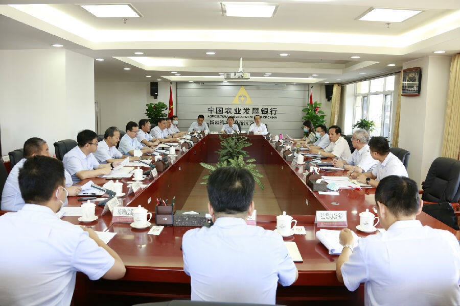 王昭翮赴农发行新疆分行考察调研