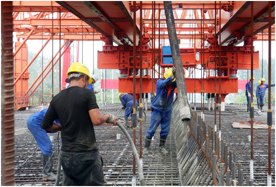 江苏常泰长江大桥移动模架现浇连续箱梁首段浇筑完成_县域经济网
