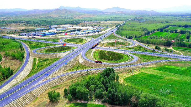 林西县四通八达的交通路网(李晓军 摄)