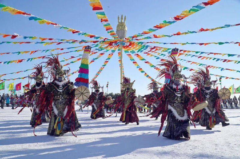 开幕式上的祭湖醒网仪式 (王晓东 摄)近年来,松原市以查干湖为龙头