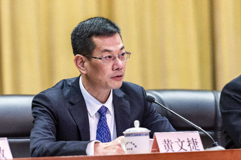 德化县委书记黄文捷讲专题党课(李宏图 摄)