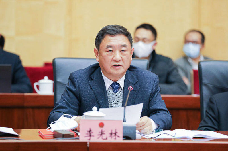 云南省人大代表李光林在玉溪代表团全体会议审议云南省人民政府工作