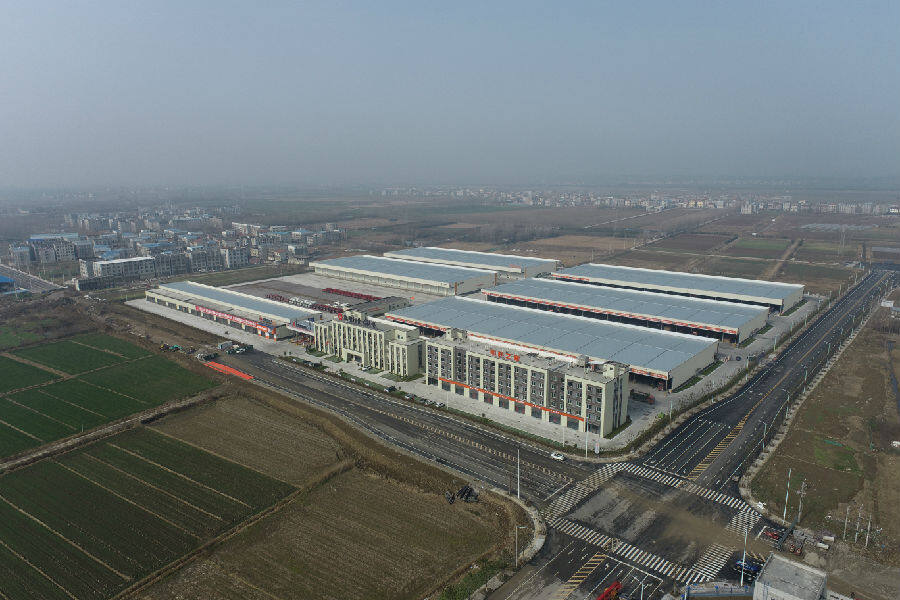 樊西物流园区的襄阳传化公路港(张沛 摄)