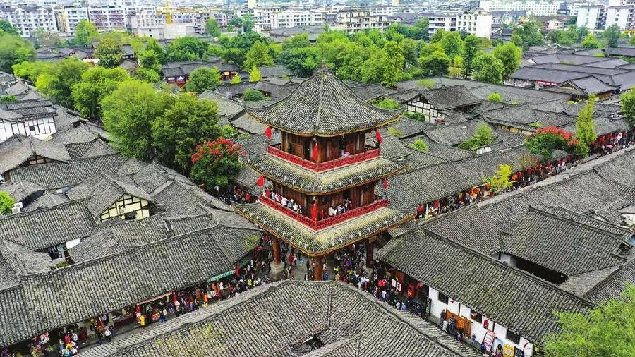 阆中古城(剑轩 摄)春节期间,剑阁交通畅通.