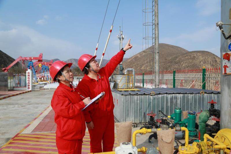 监测水位线(张明子 摄)