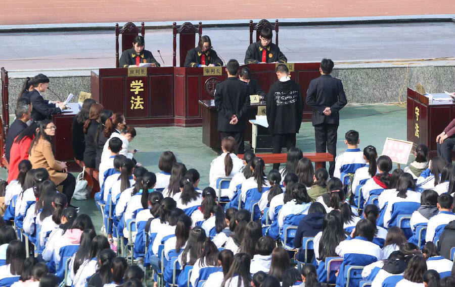 模拟法庭现场(张美霞 摄)