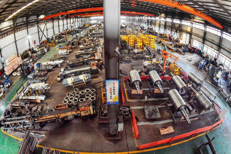 江苏鹰游纺机有限公司金加工车间(张晓盼 摄)