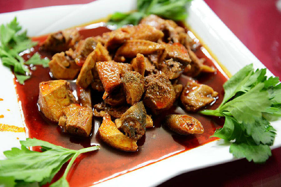 摄)而中子麻辣鸡则是朝天区传统美食,朝天区著名特色旅游商品,广元市