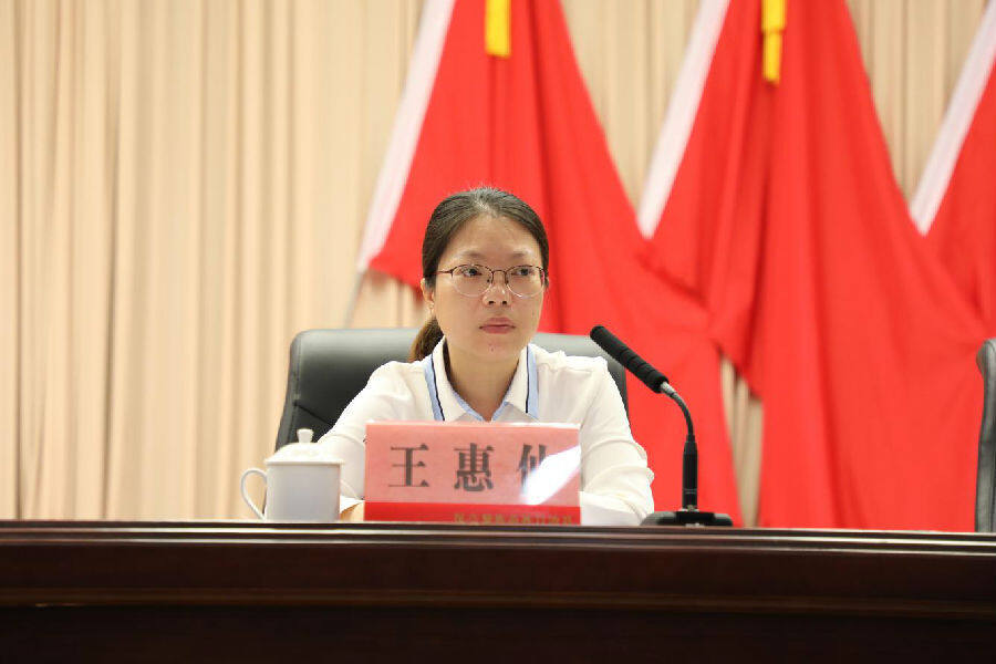 海南保亭县委书记穆克瑞着力做好产业振兴文章让乡村成