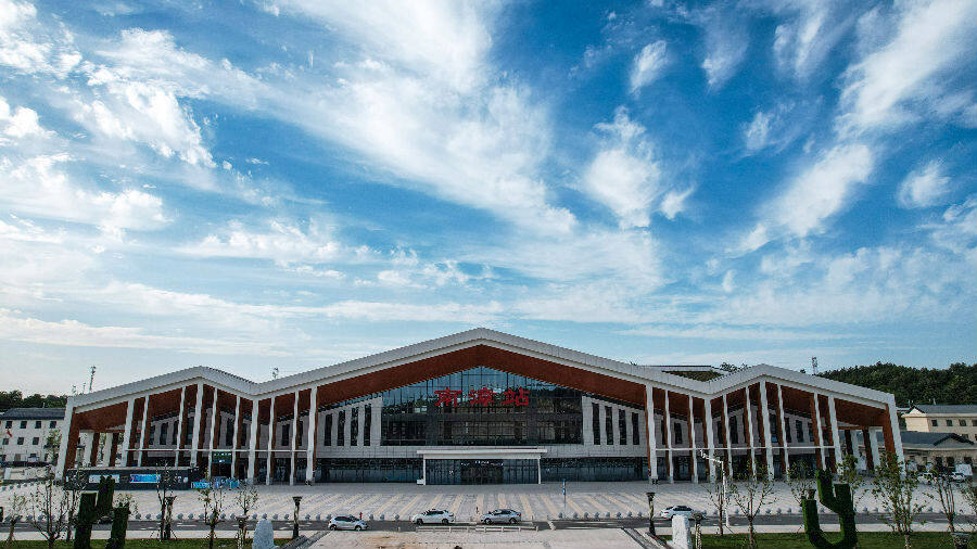 郑渝高铁南漳站正式通车湖北南漳迈入高铁时代