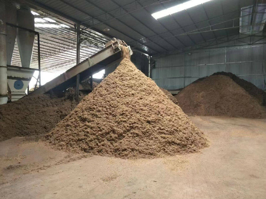 普洱市镇沅县按板镇生物质燃料厂生产车间( 朱浩南 摄)生物质颗粒是