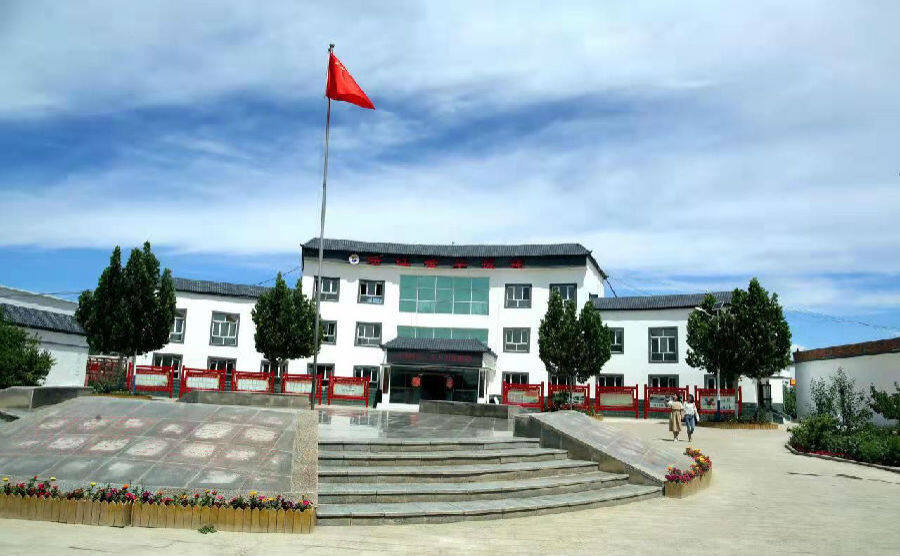 库如力村,就是阿克苏城区和温宿县城之间的一个岗哨,后繁衍成了一个