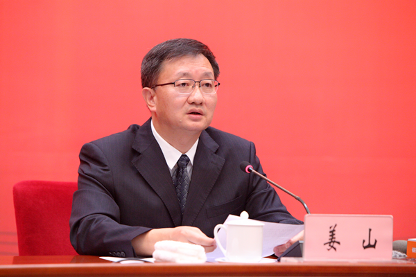 德宏州委书记姜山出席发布会(赵嘉 摄)