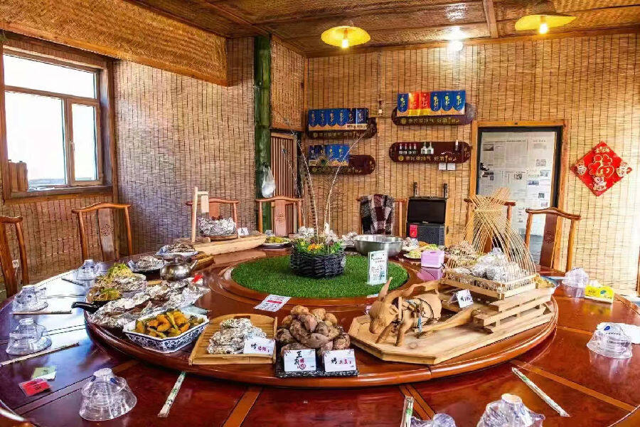 土窑烤制食品(刘浩然 摄)