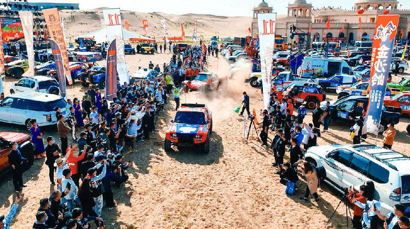 沙漠群英会比赛现场(戈浩宇 摄)
