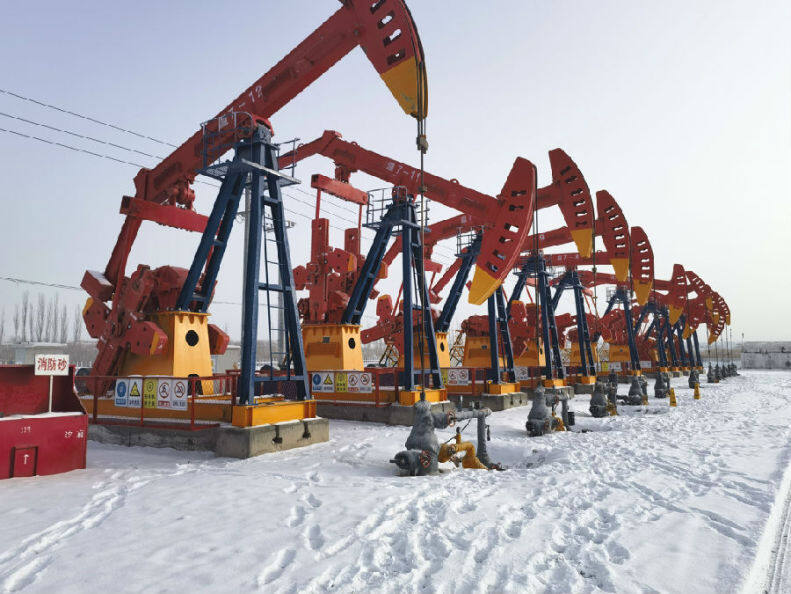 新春走基层风雪采油人又一年井上春节保生产