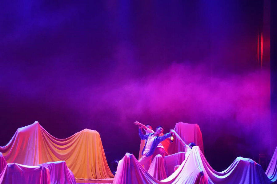 图为舞剧《天山水长流》演出现场(杨露 摄)