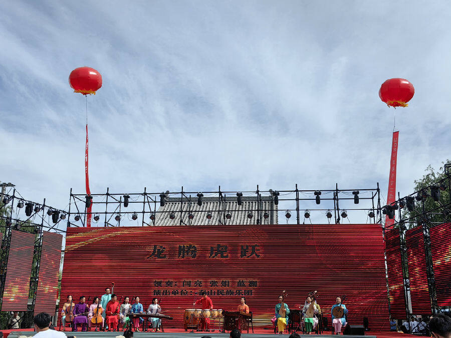 《中国梦泰山情》,非遗力作两夹弦《公鸡过寿》,精美舞蹈《觉醒年代》