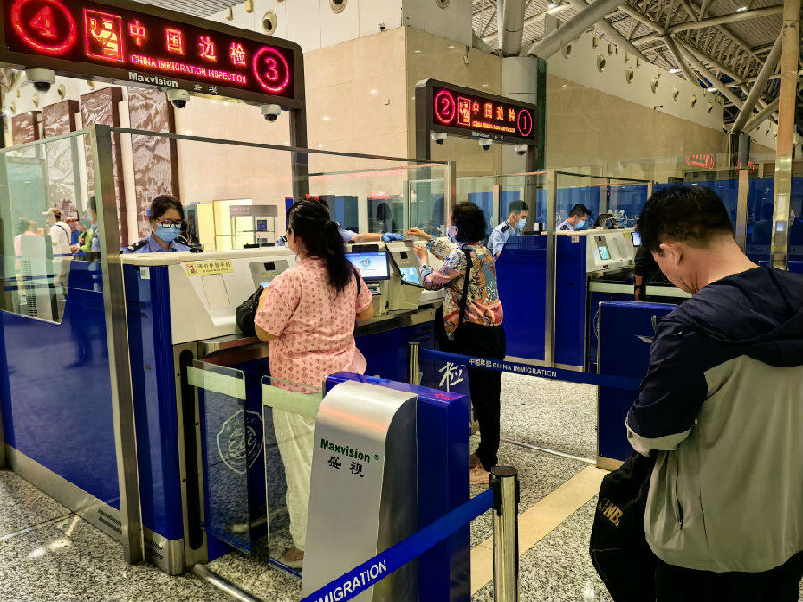 长春边检站圆满完成越南芽庄航线复航查验勤务