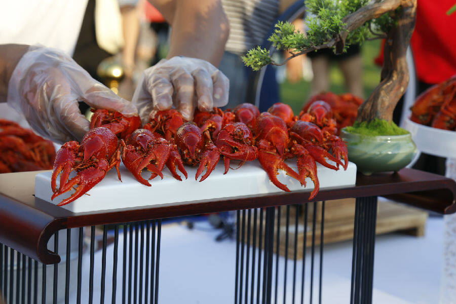 安徽合肥庐阳区以龙虾节扮靓城市烟火