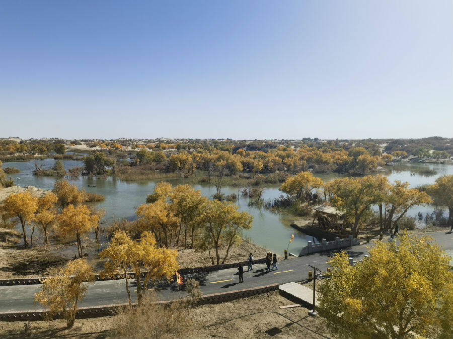 且末县托盖布拉克景区开园迎客聆听丝路古道驼铃声