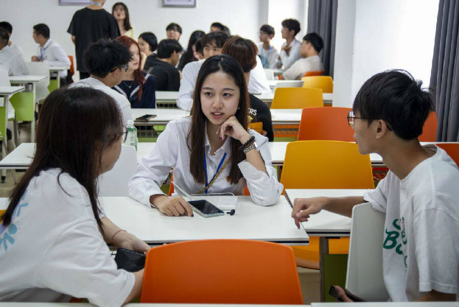 学院学生骨干交流研讨环节 (林俊伊 摄)