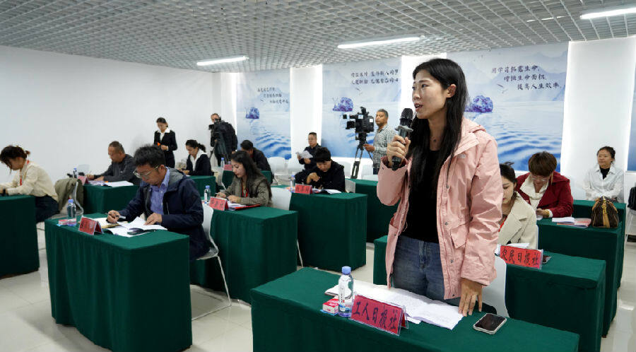 媒体记者提问现场(艾热提 摄)