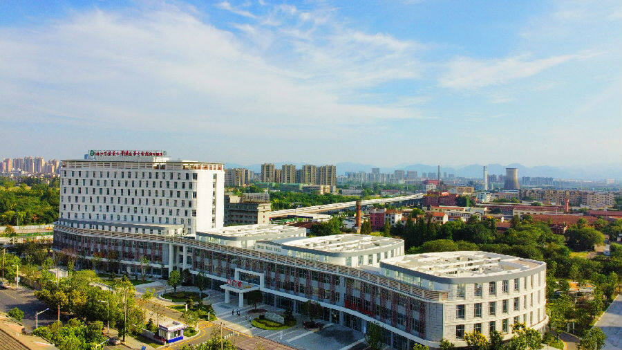 金华市婺城区中医医院外景一览(李国庆 摄)
