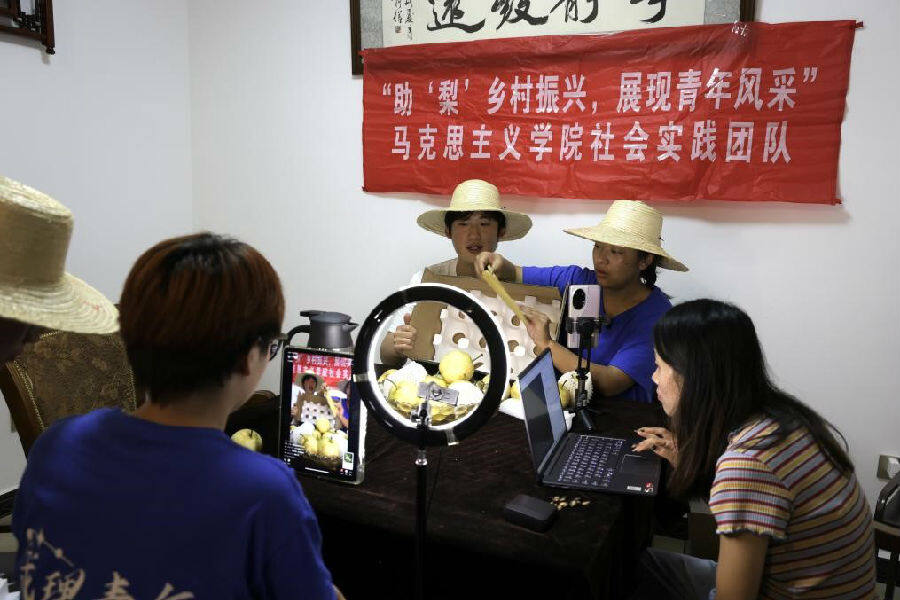 图为活动现场 邓坚 摄