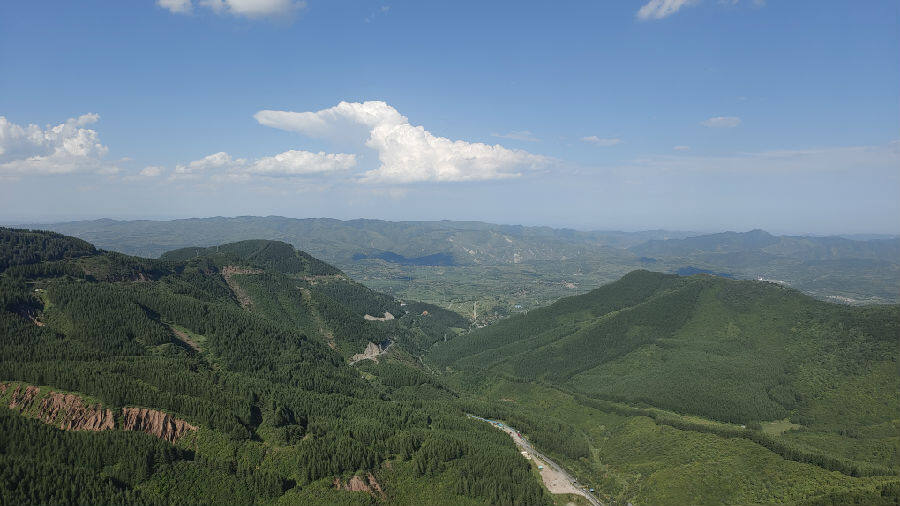 六盘山森林公园（吴舒睿 摄）