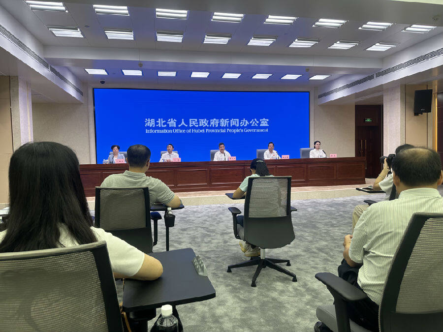 图为新闻发布会现场（余惠玲 摄）