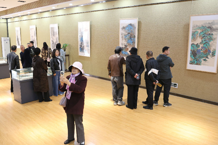“大运长流 缘起丹青”吴贞光作品展现场（郝亚松 摄）