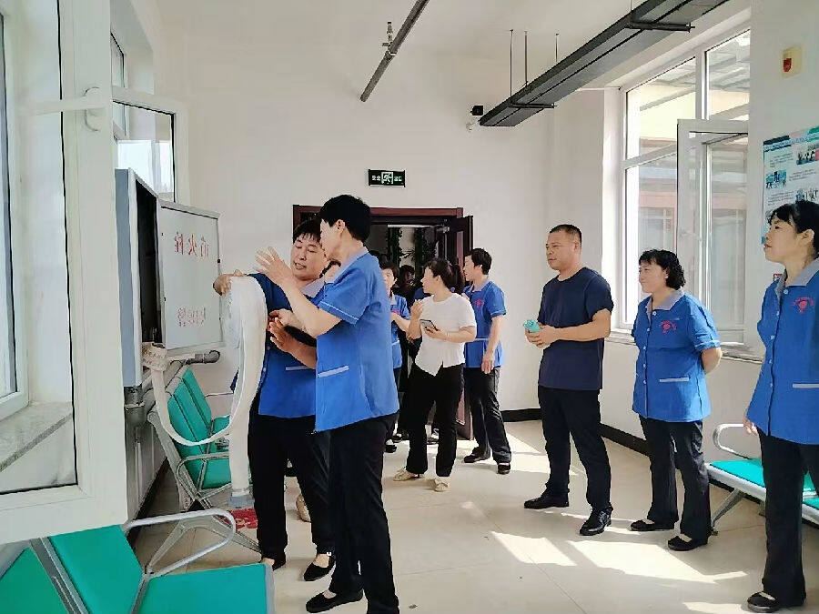 社会福利中心养老院开展消防安全演练（孙美琪 摄）