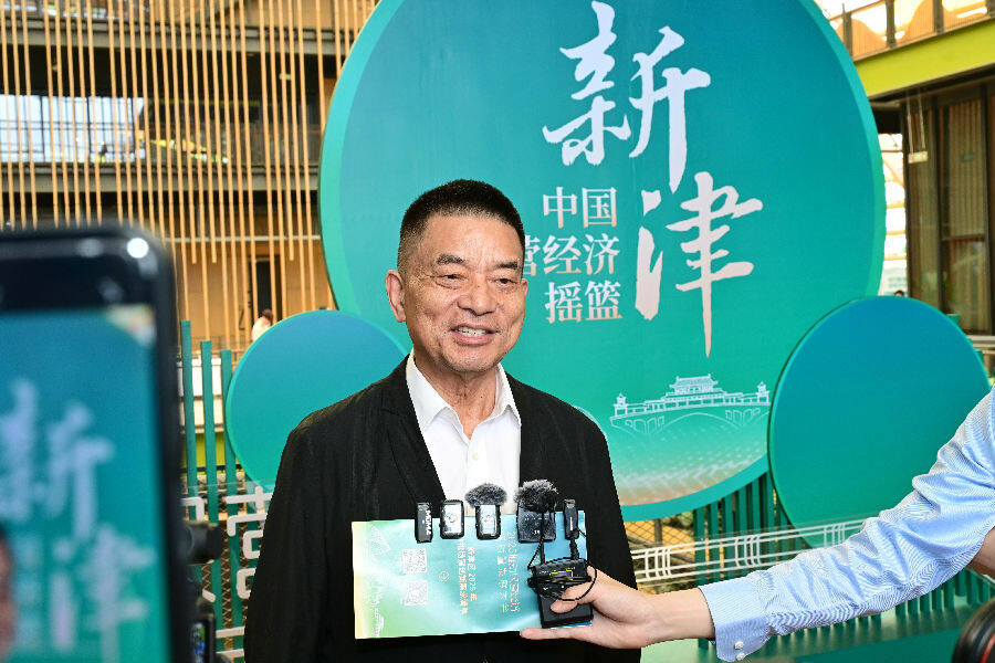 刘永好分享新希望集团如何锻造农业“金扁担”的经验（戚原 摄）