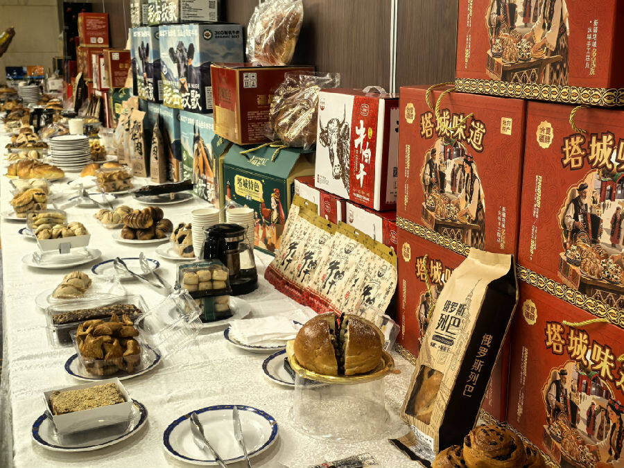 图为推介会现场还设置了特色品鉴区（查燕荣 摄）