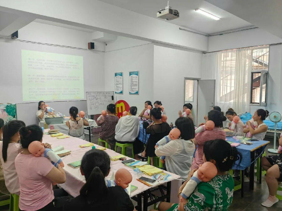 母婴护理技能培训（孙琳琳 摄）