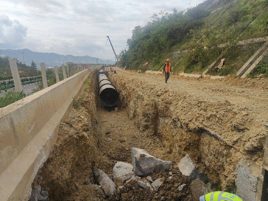 宾川县海稍水库东干渠水利工程 （陈佳梦 摄）