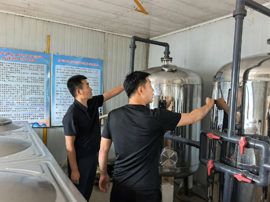 进行实地走访（董云玲 摄）