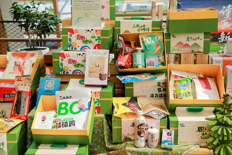 “川字号”特色农产品（严路 摄）