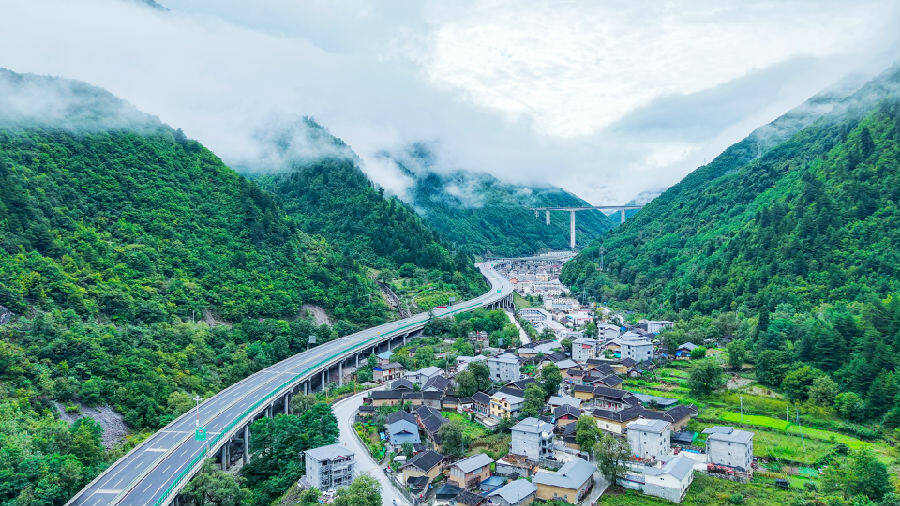 九绵高速（王雪城 摄）
