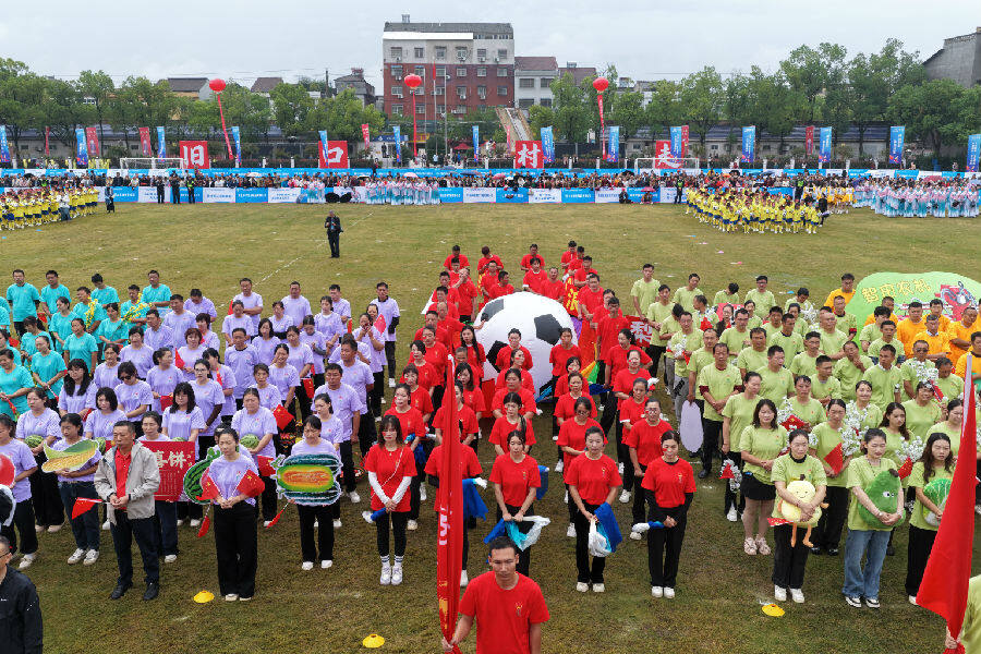 开幕式现场(钟国庆 摄) 开幕式现场(钟国庆 摄)