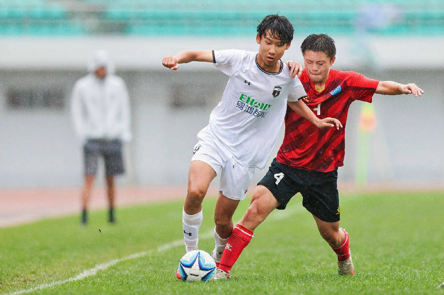 球赛现场(肖傲 摄) 球赛现场(肖傲 摄)