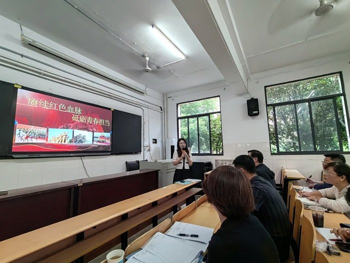 思政课现场（昂卫明 摄）